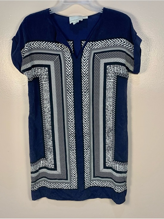 Cynthia Rowley Dresses & Skirts - Cynthia Rowley 100% Silk Geometric Shift Dress